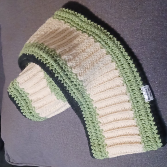 🍀Cream/Mint green/black Infinity scarf handmade (111023A). - Picture 1 of 4